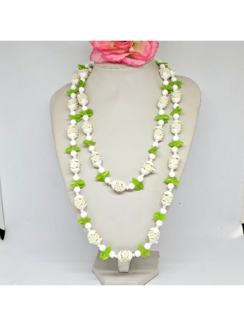 Vintage White Green Flower Bead Necklace 60s/70s 50" Long Retro Costume Jewelry